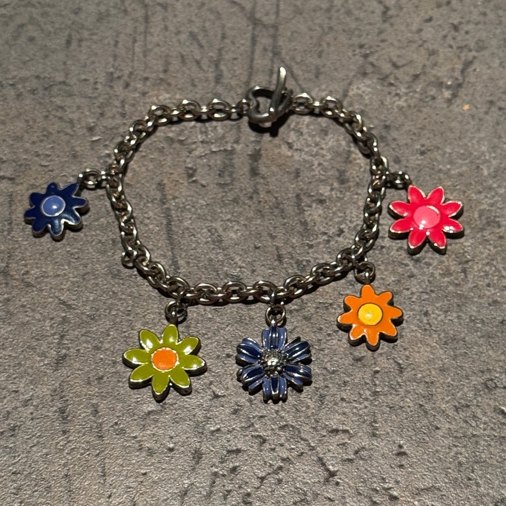 Silver link Charm Bracelet with Colorful Enamel Flowers heart shape toggle lock
